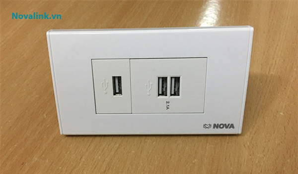 Bộ ổ cắm sạc điện thoại âm tường USB 3 cổng 5A-2A chính hãng nova